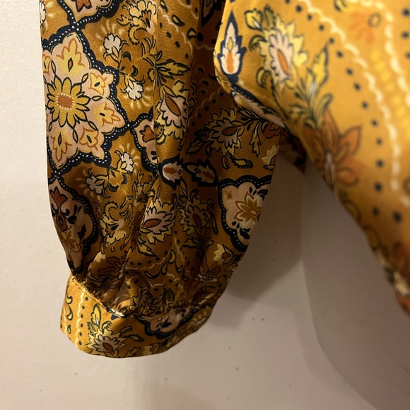 NWT Size Large Zara Satin Floral Blouse - Picture 3 of 7